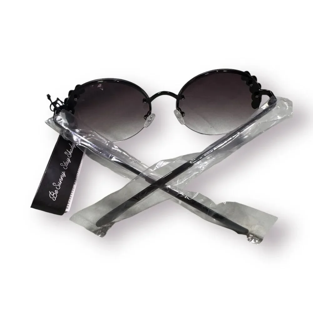 Quay Australia‎ Im Rich Sunglasses Black Sparkling Rhinestone Rare